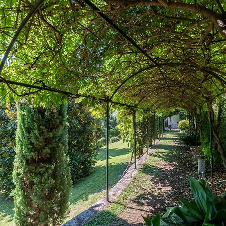 Semesterbostad Flairhouse Parco Gravedona